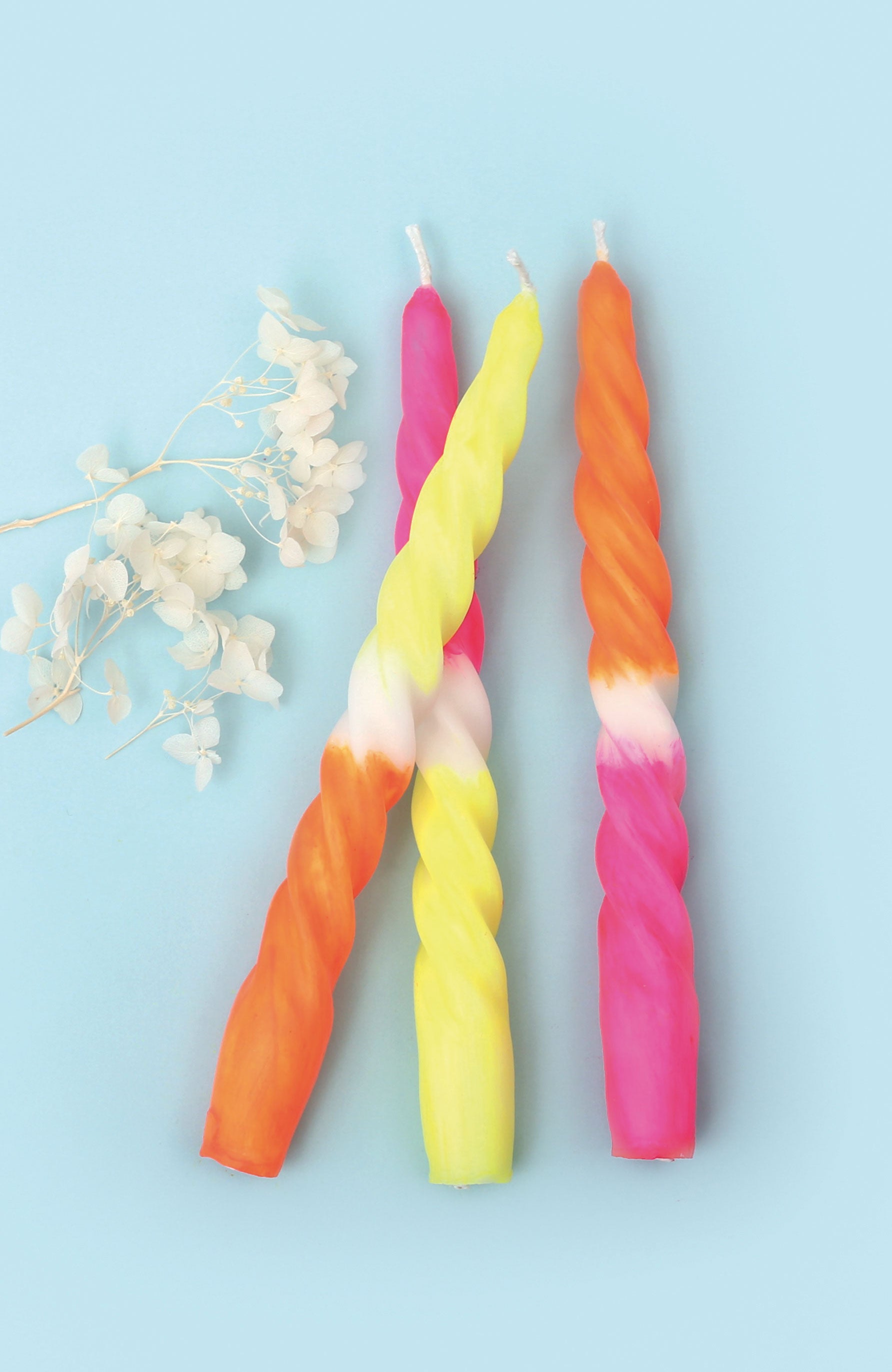 DIY Fluo Kaarsen – Kleurrijk & uniek