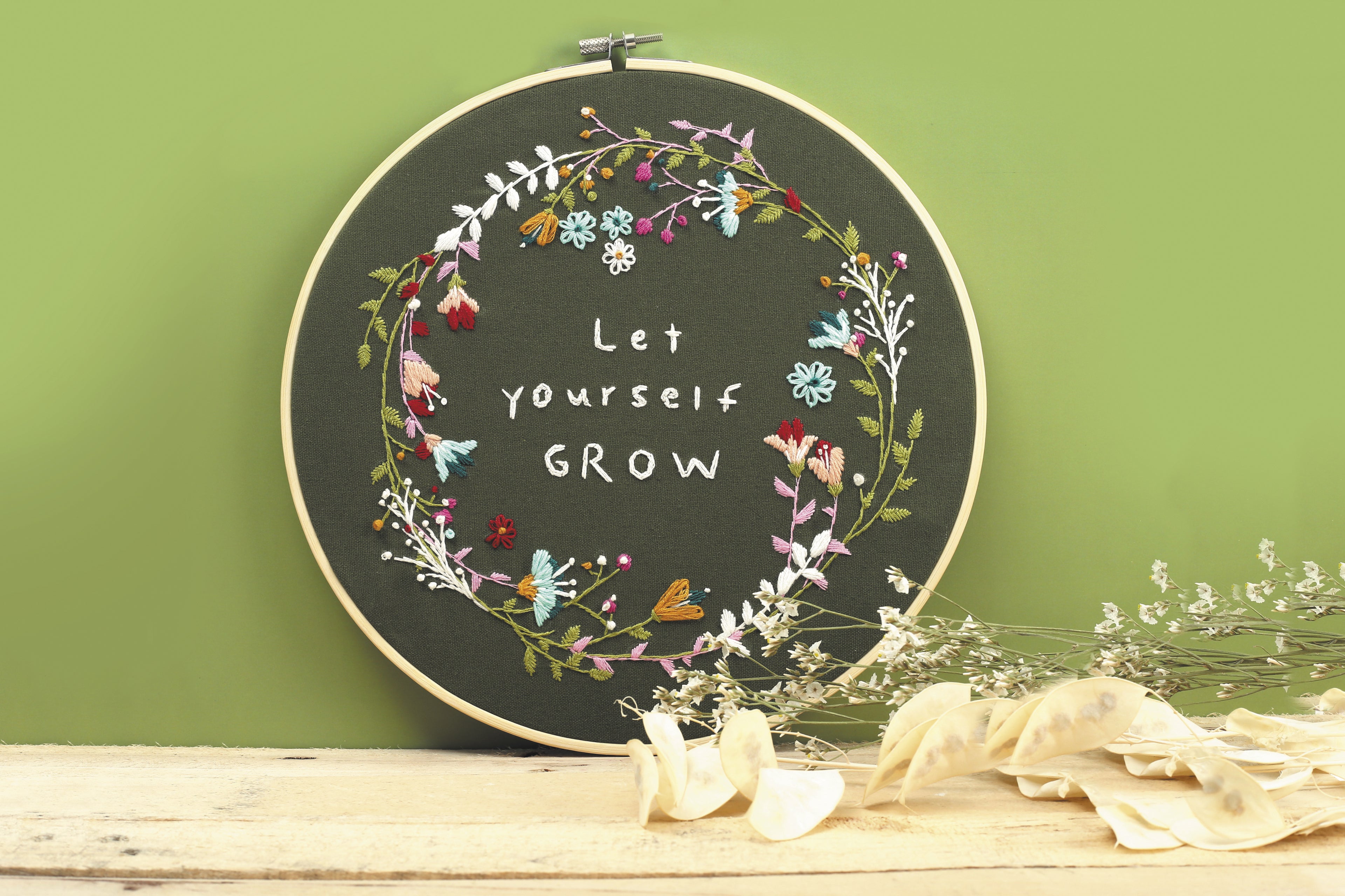 DIY Borduurset – Let Yourself Grow met bloemenpatroon